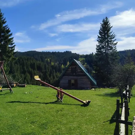 Forest Cabin Ponikve Alpehytte